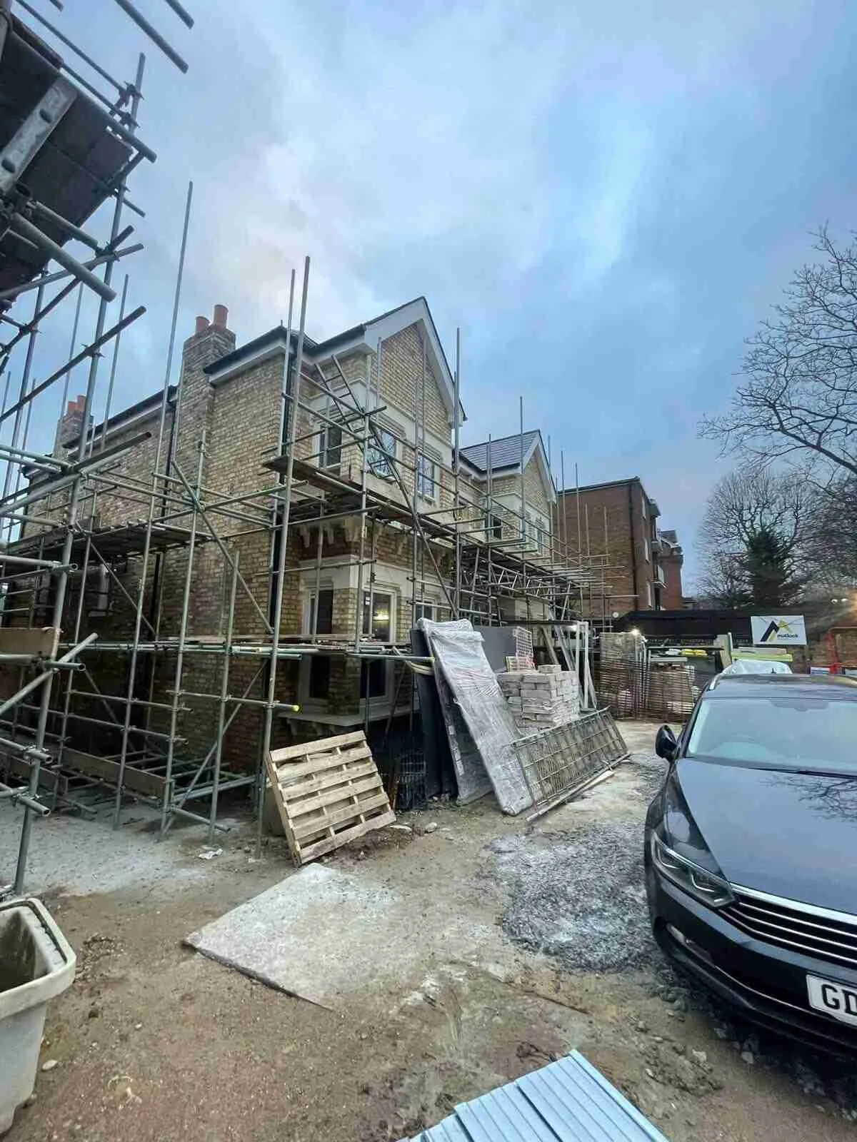 New build scaffolding erected by ATC Scaffolding on a housing and apartment development