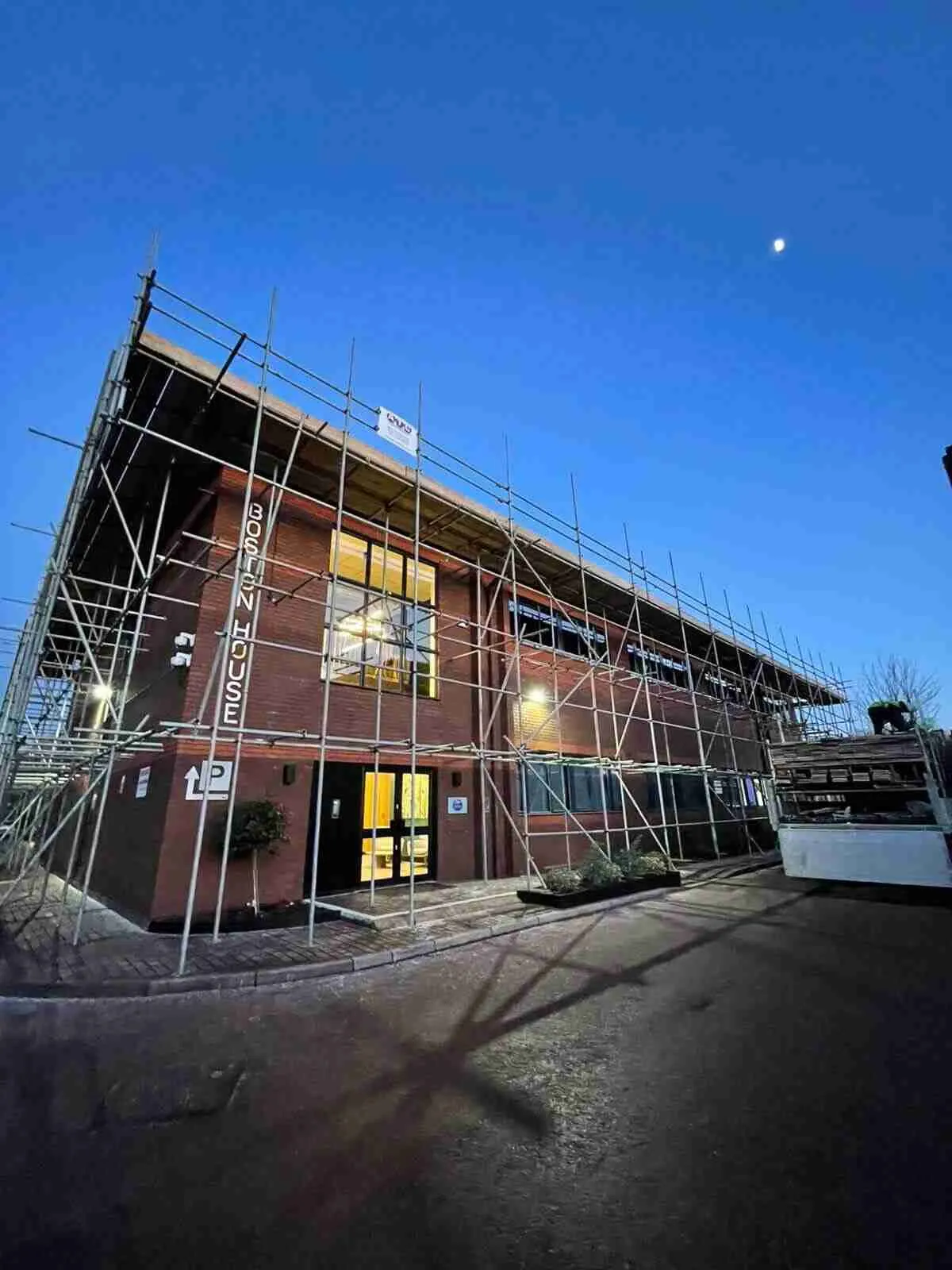 Commercial scaffolding erected by ATC Scaffolding on a shop and office building
