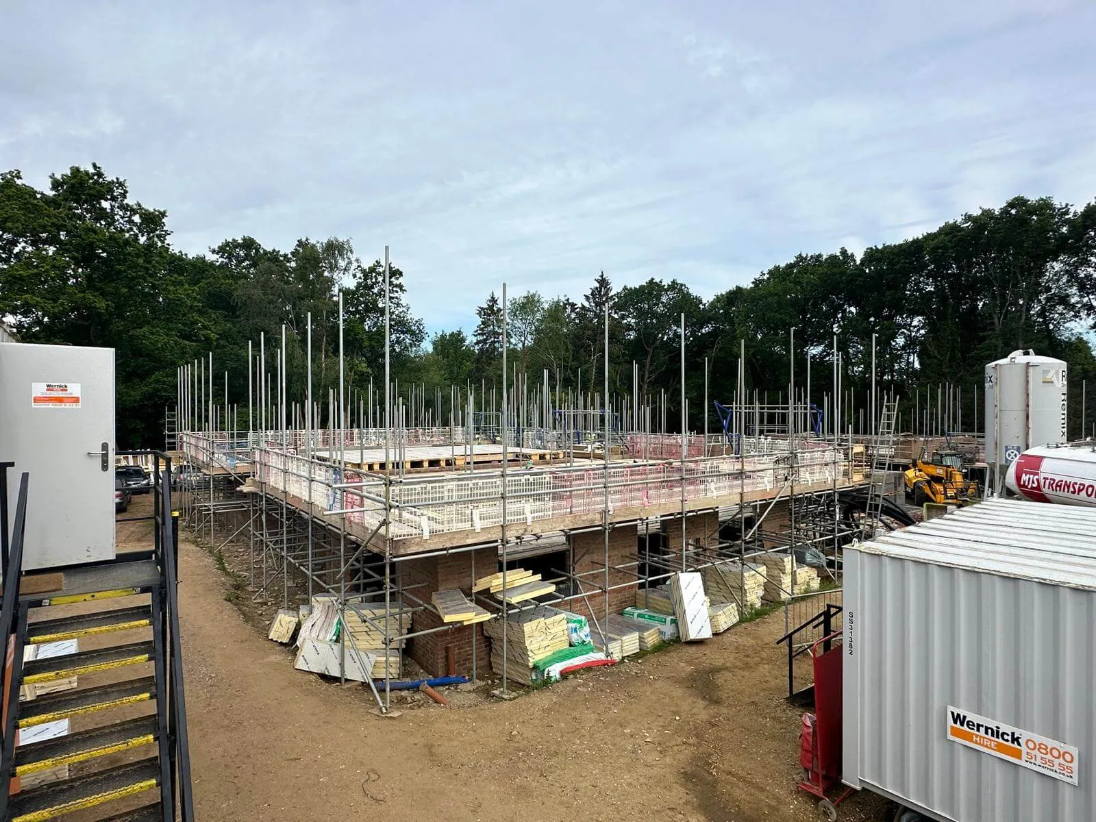 New build scaffolding erected by ATC Scaffolding on a housing and apartment development